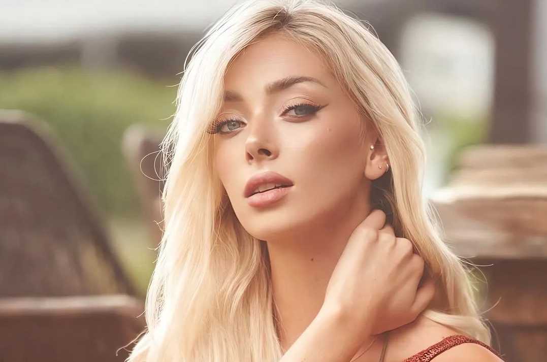 Alluring Images of an Amateur Model in Foreign Beauty Photos Issue 120